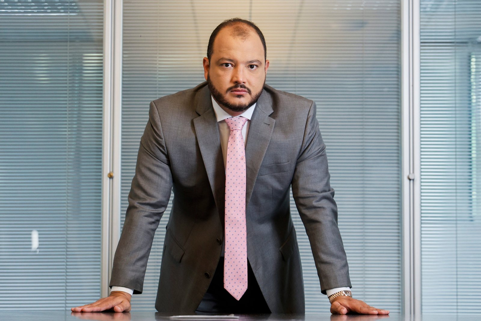 Leia mais sobre o artigo Superpensões acima do teto constitucional: 10 mil aposentados e pensionistas do setor público custam R$ 4 bi por ano ao país