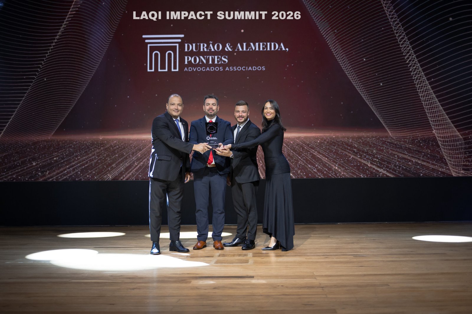 No momento, você está visualizando Durão, Almeida & Pontes recebe reconhecimento internacional no LAQI Impact Summit Brasil 2026